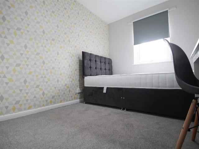 4 bedroom apartment to rent