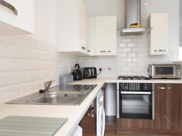 4 bedroom apartment to rent