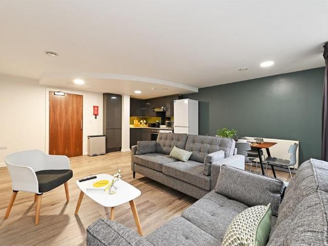 4 bedroom apartment to rent