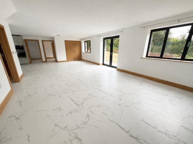 4 bedroom apartment to rent