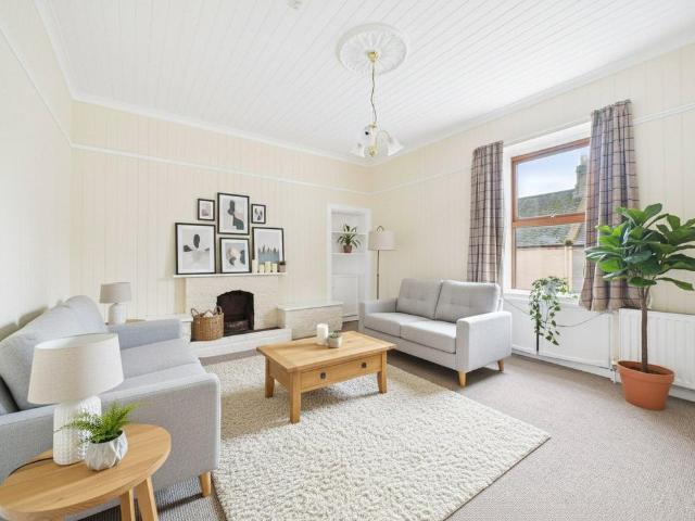 4 bedroom apartment to rent