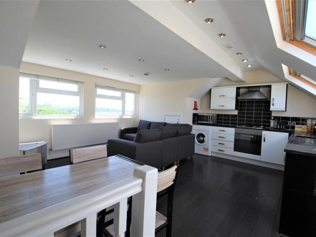 4 bedroom apartment to rent