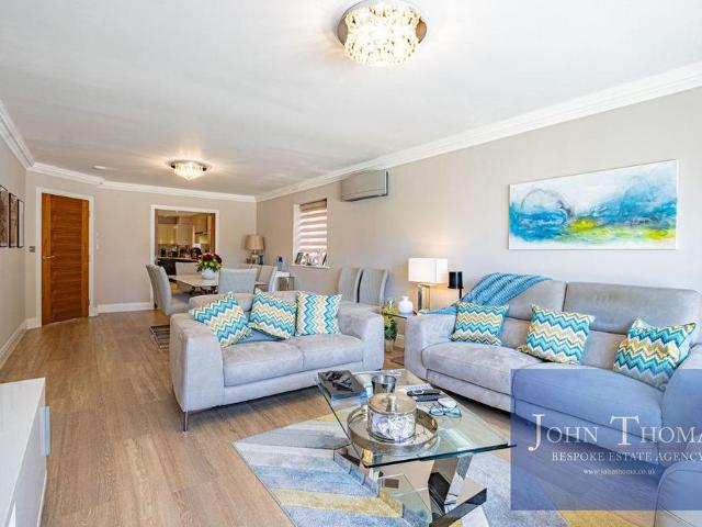 4 bedroom apartment to rent