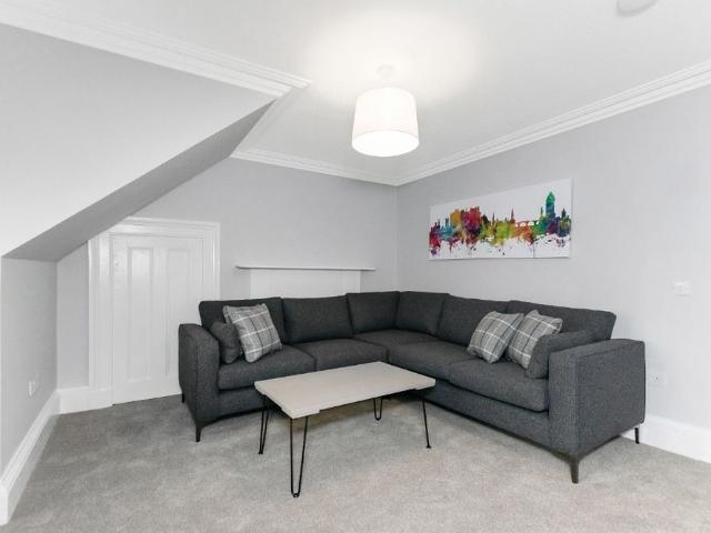 4 bedroom apartment to rent