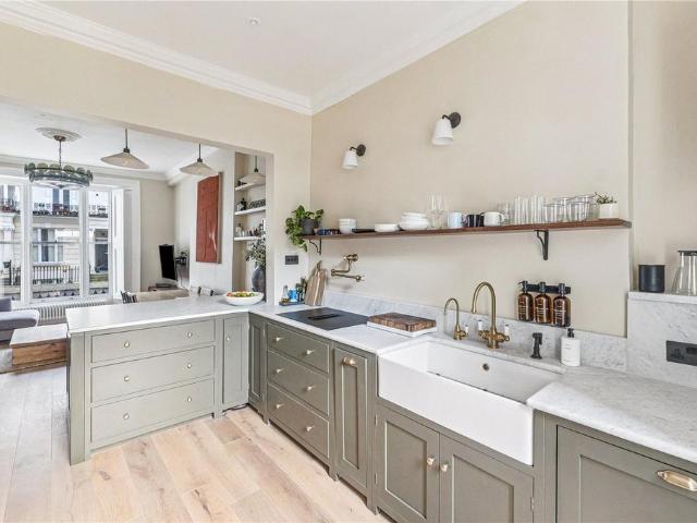4 bedroom apartment to rent