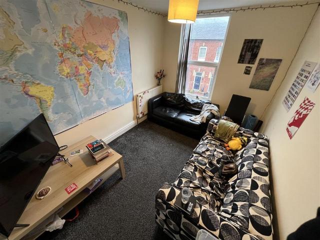 4 bedroom apartment to rent