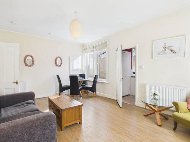 4 bedroom apartment to rent