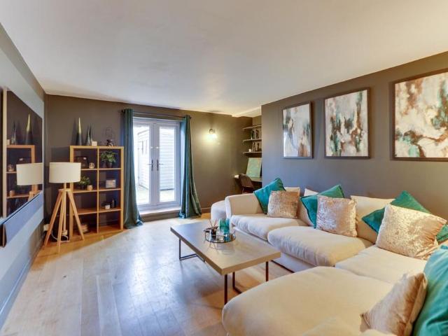 4 bedroom apartment to rent