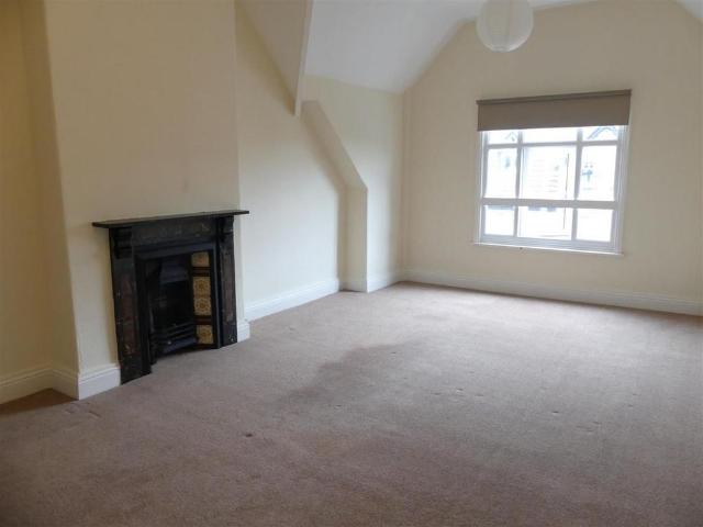 4 bedroom apartment to rent