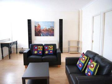 4 bedroom apartment to rent