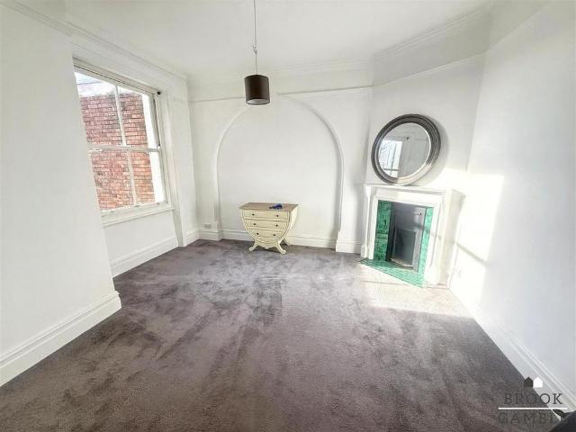 4 bedroom apartment to rent