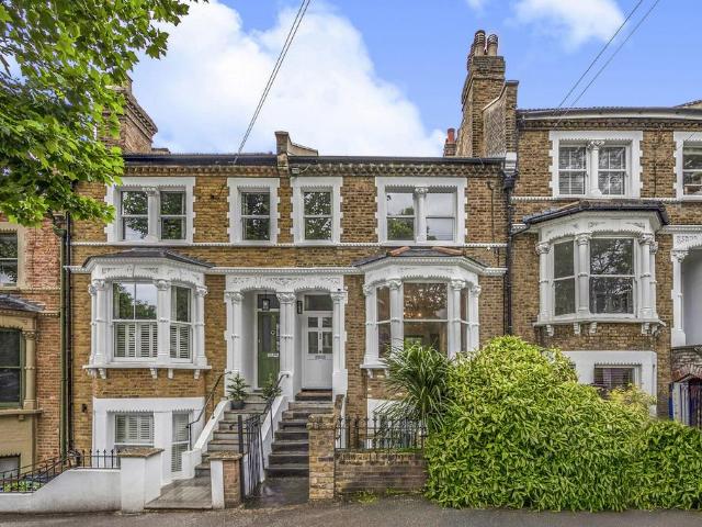 4 bedroom apartment to rent