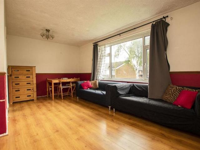 4 bedroom apartment to rent