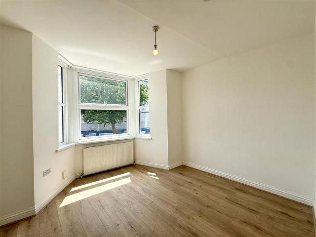 4 bedroom apartment to rent