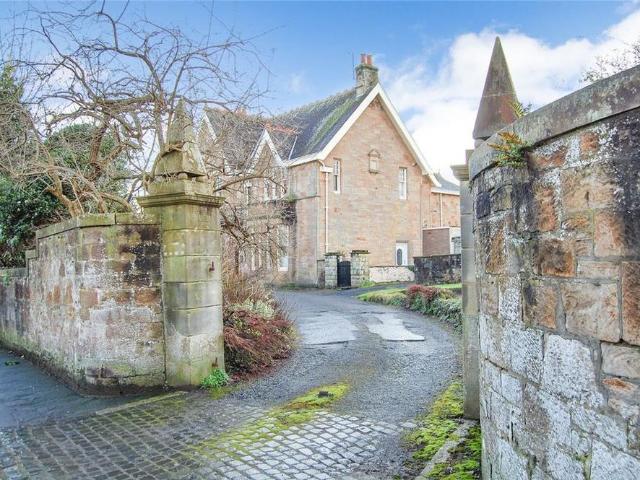 4 bedroom apartment to rent