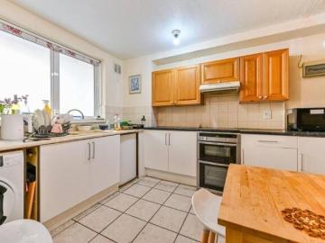 3 bedroom apartment to rent
