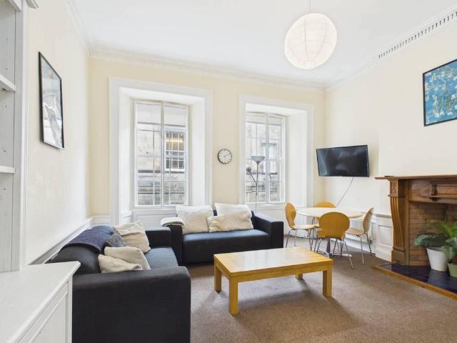 4 bedroom apartment to rent