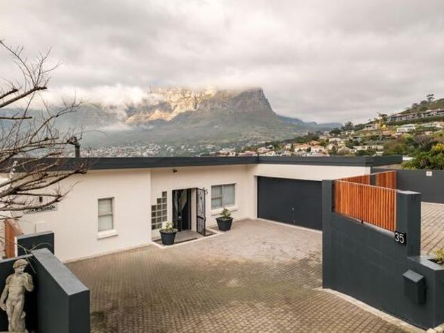 4 Bedroom apartment to rent in Tamboerskloof, Cape Town