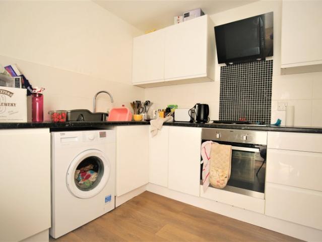 4 Bedroom Apartment with Garden
