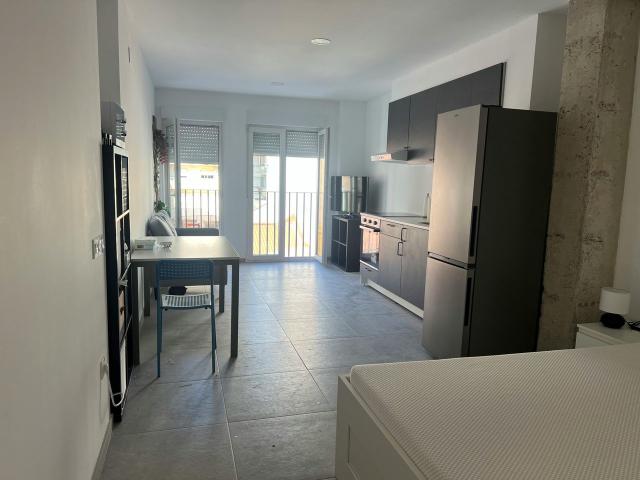 4 Bedroom Apartment with Parking, Valencia Amsterdam Apartments for Rent