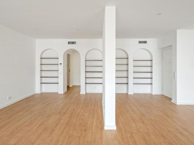 4 Bedroom Apartment with parking, Alto da Barra, Oeiras