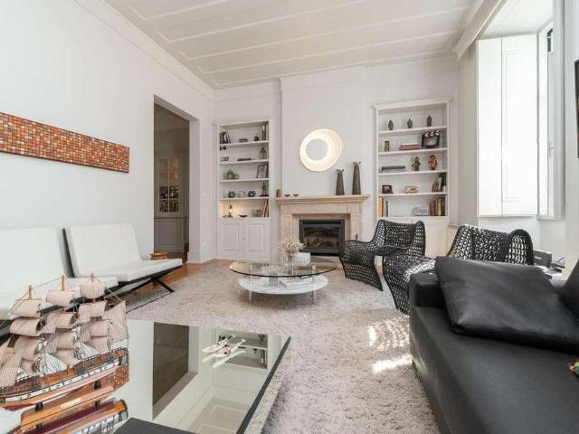 4 Bedroom Apartment with parking, Chiado, Lisboa