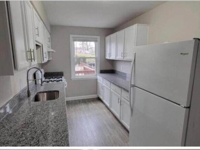 4 bedroom, Arbutis MD 21229 106113819