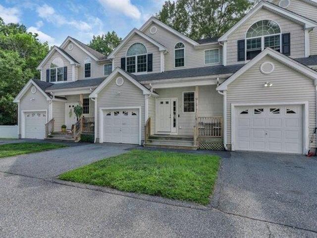 4 bedroom, Attleboro MA 02703 105383184