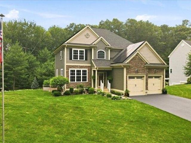 4 bedroom, Attleboro MA 02703 105513643