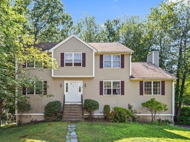 4 bedroom, Auburn MA 01501 105364688