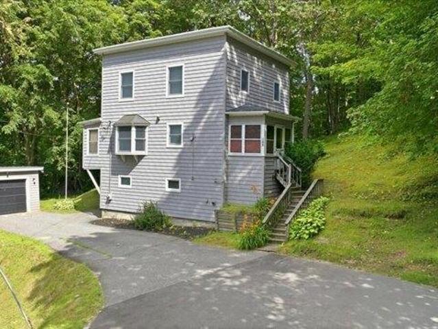 4 bedroom, Auburn ME 04210 105652896