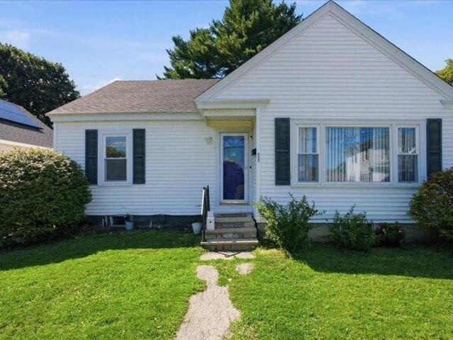 4 bedroom, Augusta ME 04330 105710554