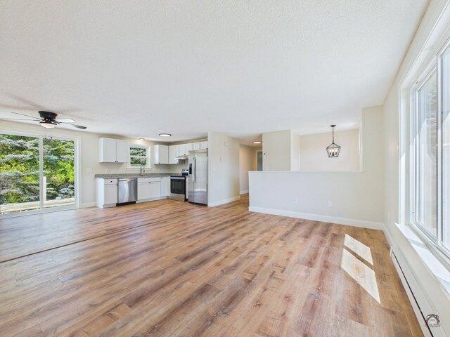 4 bedroom, Augusta ME 04330 105711164