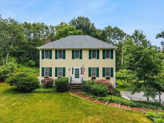 4 bedroom, Bourne MA 02532 105439325