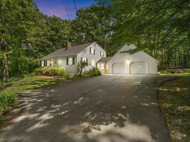 4 bedroom, Bow NH 03304 104265775