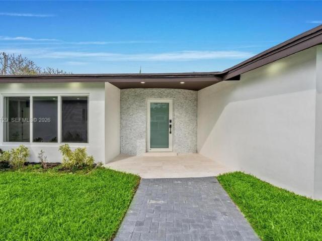 4 bedroom, Boynton Beach FL 33435 LS105677639