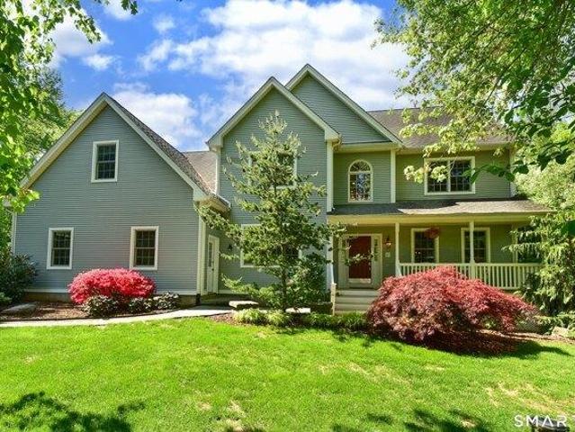 4 bedroom, Bolton CT 06043 105552102