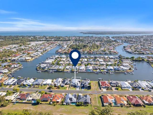 4 Bedroom House Bongaree QLD 101909432