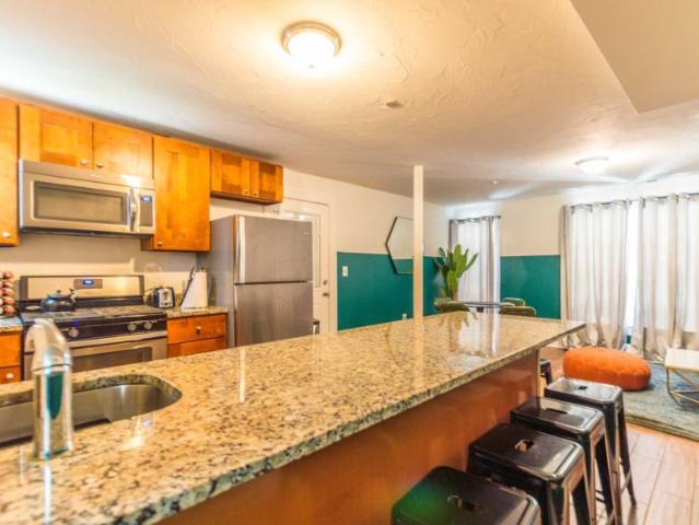 4 bedroom, Boston MA 02113 LS98395139