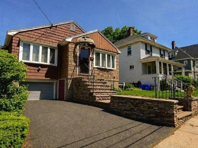 4 bedroom, Boston MA 02124 104689302