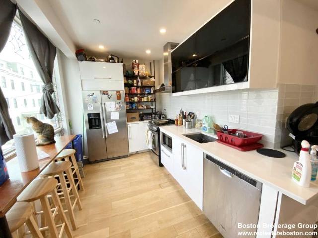 4 bedroom, Boston MA 02125 LS98395813