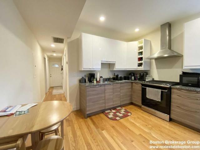 4 bedroom, Boston MA 02125 LS98395831