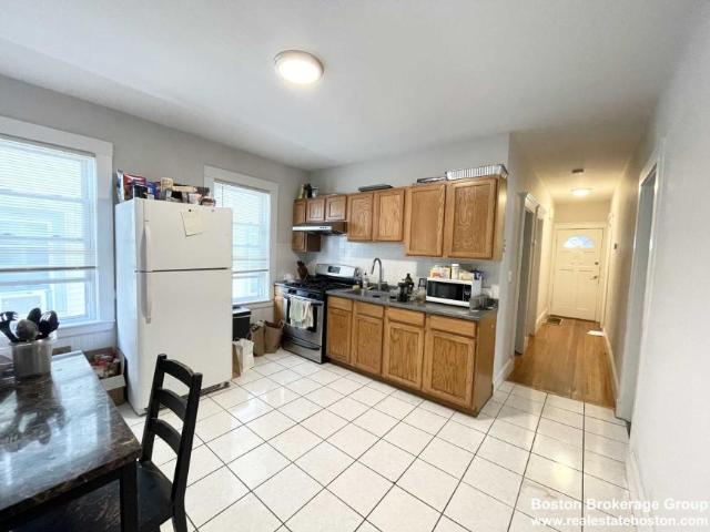 4 bedroom, Boston MA 02125 LS98395871
