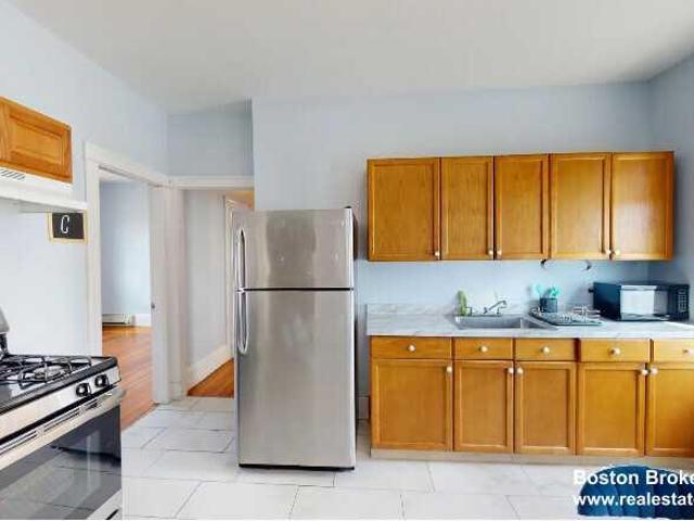 4 bedroom, Boston MA 02125 LS98396403