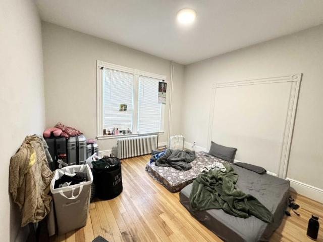 4 bedroom, Boston MA 02125 LS98397372