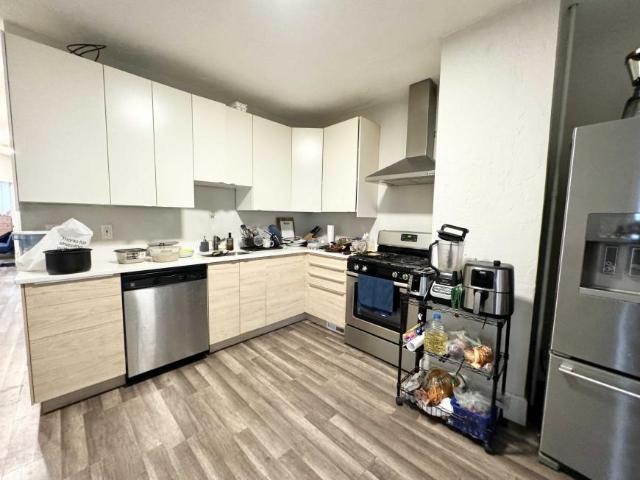4 bedroom, Boston MA 02125 LS98397379