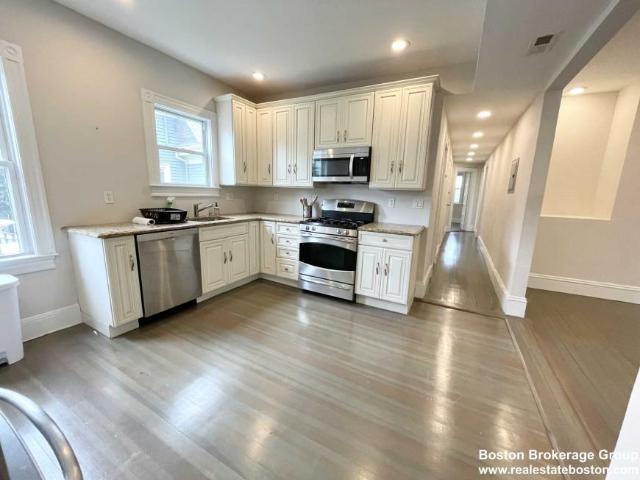 4 bedroom, Boston MA 02125 98395870