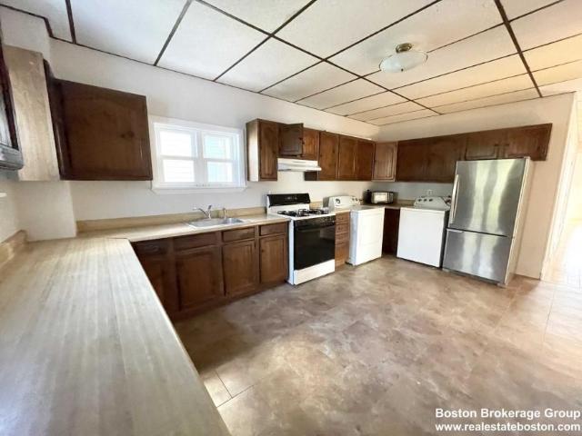 4 bedroom, Boston MA 02125 98395925