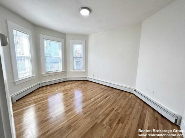 4 bedroom, Boston MA 02125 98396725