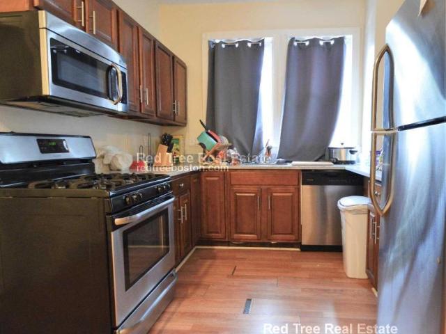 4 bedroom, Boston MA 02128 LS98395117